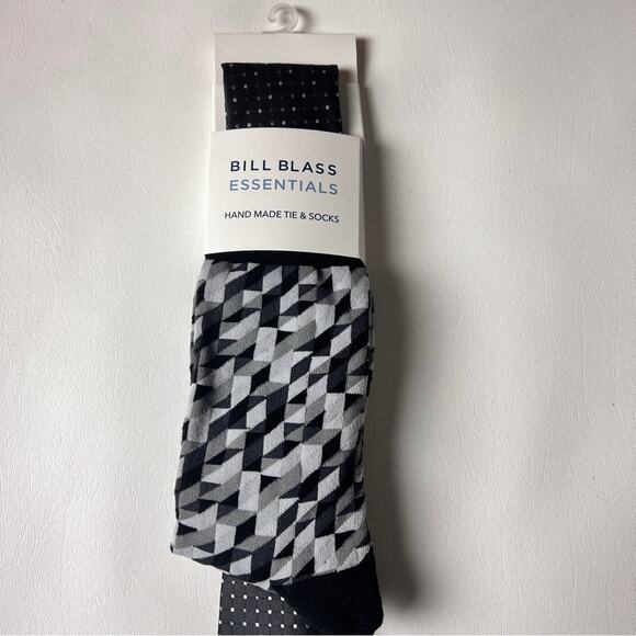 Bill Blass Essentials Handmade Tie and Socks Combo Pack NWT - Picture 2 of 8